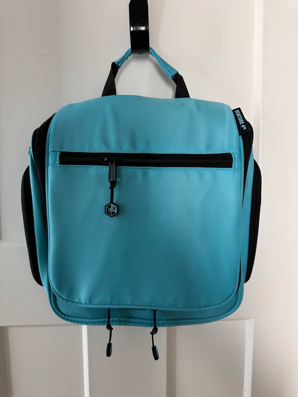 Venture 4th Hanging Toiletry Bag